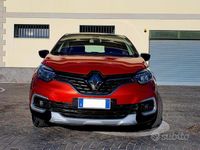 Usata Renault Captur Intens 90 CV (66 kW) 2017 Rosso SUV