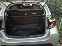 Usata Toyota Yaris Active 72 CV (52 kW) 2022 Argento Berlina