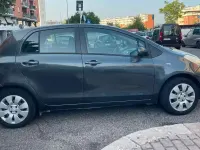 Usata Toyota Yaris 65 CV (47 kW) 2010 Grigio Utilitaria