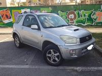 Usata Toyota RAV4 116 CV (85 kW) 2002 Grigio SUV
