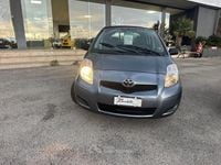 Nuova Toyota Yaris Sol 101 CV (74 kW) 2026 Gray Utilitaria