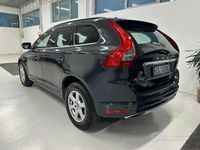Usata Volvo XC60 Momentum 181 CV (133 kW) 2014 Gray SUV
