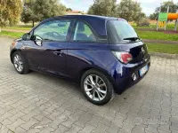 Usado Opel Adam 70 CV (51 kW) 2014 Azul Utilitario