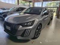 Usata Peugeot 208 Allure 101 CV (74 kW) 2025 Grigio Utilitaria