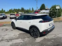 Usata Peugeot e-2008 Allure 100 kW (136 CV) 2022 Avorio SUV