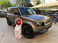 Usata Land Rover Defender HSE Dynamic 300 CV (220 kW) 2022 Beige SUV