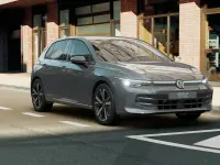 Nuova VW Golf VIII R-line Plus 204 CV (150 kW) 2026 Dolphin grey metallizzato Berlina