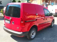 Usata VW Caddy 122 CV (89 kW) 2016 Rosso Monovolume