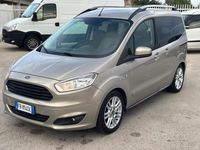 Usata Ford Tourneo Courier 95 CV (69 kW) 2015 Grigio Monovolume
