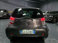 Usata Toyota iQ 100 CV (73 kW) 2011 Grigio Utilitaria