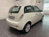 Usata Lancia Ypsilon 75 CV (55 kW) 2012 Bianco Utilitaria