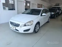 Usata Volvo V60 Summum 115 CV (84 kW) 2013 Bianco Station wagon