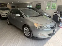 Usata Opel Astra 125 CV (91 kW) 2012 Nero Berlina