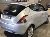 Usata Lancia Ypsilon 69 CV (50 kW) 2016 Grigio Utilitaria