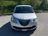 Usata Lancia Ypsilon Gold 69 CV (50 kW) 2014 Argento Utilitaria