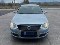 Usata VW Passat 2005 Blu Berlina