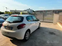 Usata Peugeot 208 Active 102 CV (75 kW) 2018 Bianco Utilitaria