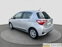 Usata Toyota Yaris Hybrid Active 92 CV (67 kW) 2023 Grigio Berlina