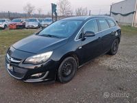 Usata Opel Astra Cosmo 110 CV (80 kW) 2014 Nero Station wagon