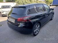 Begagnad Peugeot 308 Allure 120 HK (88 kW) 2018 Svart Sedan