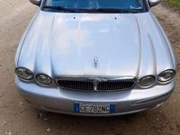 Usata Jaguar X-type 156 CV (114 kW) 2002 Grigio Berlina