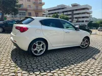 Usata Alfa Romeo Giulietta Distinctive 105 CV (77 kW) 2010 Bianco Utilitaria