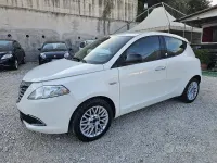 Usata Lancia Ypsilon Gold 50 CV (36 kW) 2015 Bianco Utilitaria