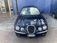 Usata Jaguar S-Type Executive 238 CV (175 kW) 2001 Blu Berlina