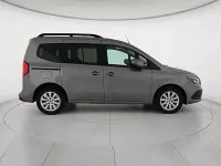 Usata Mercedes T180 Premium 131 CV (96 kW) 2023 Grigio scuro Monovolume