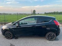 Usata Ford Fiesta Titanium 82 CV (60 kW) 2009 Nero Utilitaria