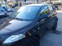 Usata Lancia Ypsilon 85 CV (62 kW) 2014 Viola Utilitaria
