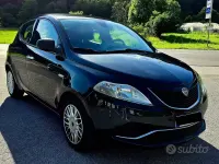 Usata Lancia Ypsilon Silver 95 CV (69 kW) 2016 Nero Utilitaria