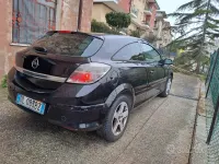 Usata Opel Astra GTC Enjoy 90 CV (66 kW) 2007 Nero Berlina