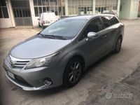 usata Toyota Avensis 2.0 D-4D Wagon Lounge