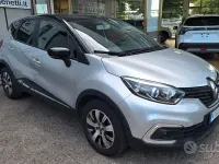 Usata Renault Captur 90 CV (66 kW) 2019 Grigio SUV
