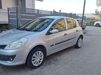 Usata Renault Clio III Dynamique 75 CV (55 kW) 2008 Argento Berlina