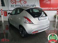 Usata Lancia Ypsilon Gold 69 CV (50 kW) 2019 Argento Utilitaria