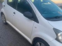 Usata Toyota Aygo Connect Style 68 CV (50 kW) 2010 Bianco Utilitaria