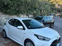 Usata Toyota Yaris Hybrid Active 116 CV (85 kW) 2021 Bianco Utilitaria