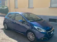 Usata Peugeot 208 82 CV (60 kW) 2016 Bluazzurro Utilitaria