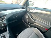 Usata Ford Focus 120 CV (88 kW) 2020 Grigio Station wagon