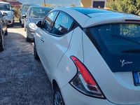 Usata Lancia Ypsilon 95 CV (69 kW) 2014 Bianco Utilitaria