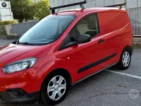 Usata Ford Transit Courier Titanium 75 CV (55 kW) 2018 Rosso Furgone