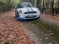 Usata Mini Cooper D 109 CV (80 kW) 2009 Bianco Utilitaria