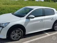 Usata Peugeot e-208 56 kW (77 CV) 2020 Bianco Utilitaria