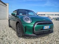 Usado Mini Cooper Essential 136 HP (100 kW) 2023 Verde Citadino