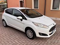 Usata Ford Fiesta Titanium 75 CV (55 kW) 2014 Bianco Utilitaria