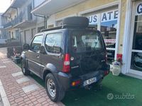 Usata Suzuki Jimny 86 CV (63 kW) 2008 Nero SUV