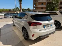 Usata Ford Focus ST 116 CV (85 kW) 2024 Grigio Berlina