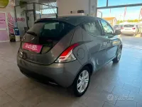 Usata Lancia Ypsilon S 69 CV (50 kW) 2015 Grigio Utilitaria